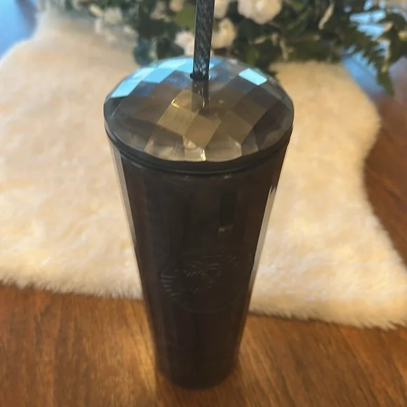 New Starbucks straw water bottle/ Container - Picture 5 of 7